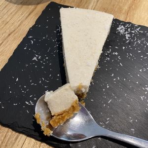 Cheesecake de limón (5,50€) at Alive in Barcelona