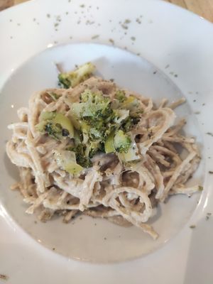 Spaghetti Alfredo at Alive in Barcelona