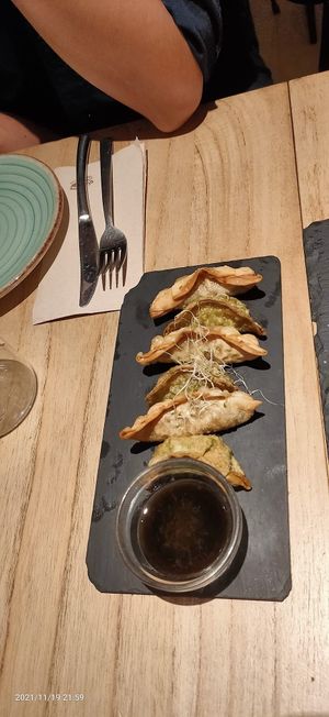 Gyozas de verdures i bolets at Alive in Barcelona