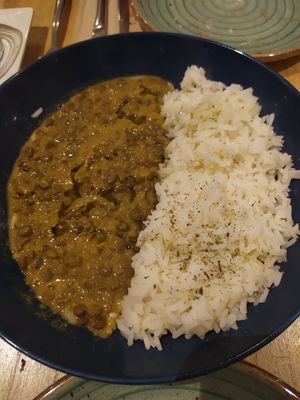 Dhal de lentejas al curry at Alive in Barcelona