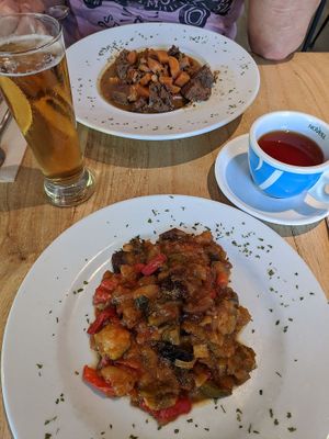 2 x 2. Gang
Gemüse mit Kartoffeln
& 
Seitanstew at Alive in Barcelona