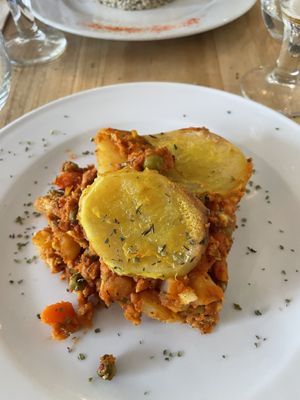 Pastel de patata con carne de soja y verduras   at Alive in Barcelona