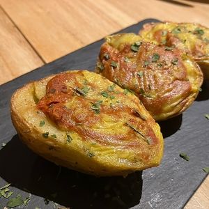 Patatas rellenas de sobrasada y queso vegetales  at Alive in Barcelona