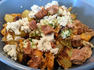 Potatoes with cheeze and bakon at Alive in Barcelona