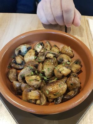 Garlicky mushrooms at Alive in Barcelona