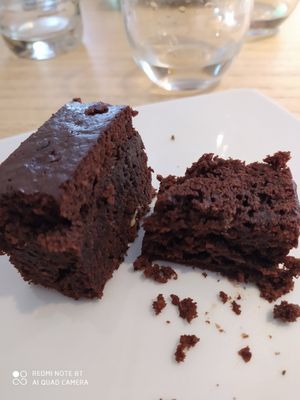 Vegan Brownie at Alive in Barcelona