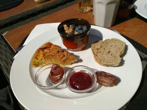 Sweets from the buffet brunch at V-mOnd in Thun