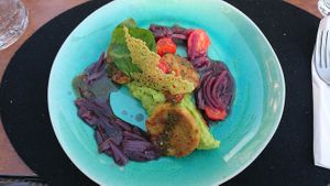 mashed potatoes & peas with onion gravy at V-mOnd in Thun