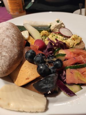 Saturday Brunch buffet at V-mOnd in Thun