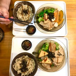 Soupless noodles with our own chosen sauces at Xiǎng Shū ZhíRén 饗蔬職人- VegesM - North District - Maybe closed in Taichung