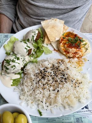 Falafels, rice, hummus  at La Cabra en el Tejado in Madrid