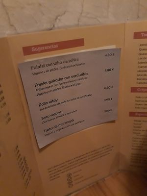 4 out of 5 of the recommended dishes in the menu are vegan at La Cabra en el Tejado in Madrid