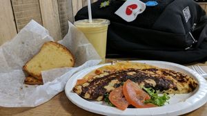 Omelettas Di Marco et Himalaya smoothie at Cvege Resto in Sainte-therese