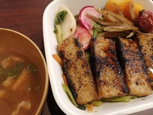 Okara-konjac fish poke bowl at Grains in Nagoya