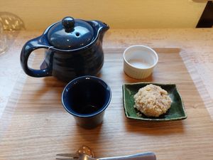 Cake and tea at Grains in Nagoya