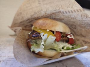 Burger at Grains in Nagoya