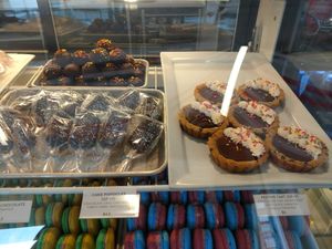 cake popsicles and festive tarts at The Sweet Praxis in Syracuse