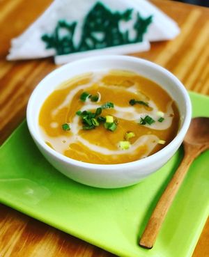 Sopa de calabaza y coco at Bambu in San Marcos Sierras
