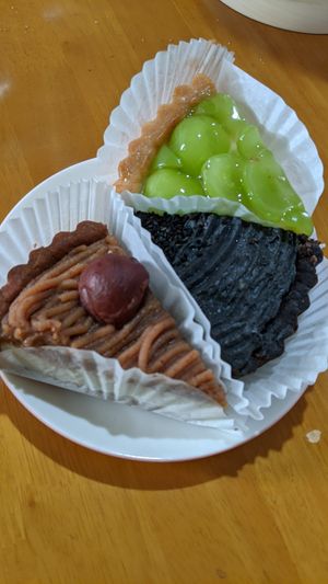 Vegan & gluten free cakes at Onwa in Nara