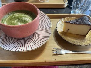 Matcha latte and cheesecake (tea set)  at Onwa in Nara