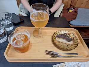 Banana chocolate cake, Konbucha and Coke at Onwa in Nara