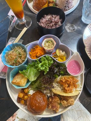 Veggie delight plate at Onwa in Nara