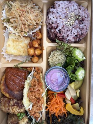 “Vegan delight” bento  at Onwa in Nara