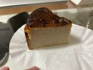 Basque cheesecake at Onwa in Nara