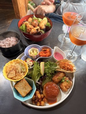 Vegan plate and karage   at Onwa in Nara