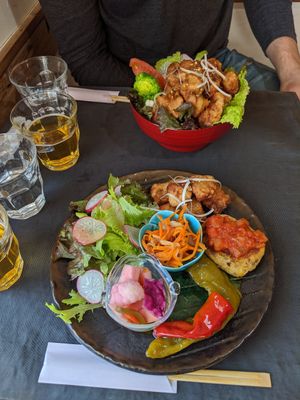 Top: kara-nugget bowl; Bottom: vegan delight at Onwa in Nara