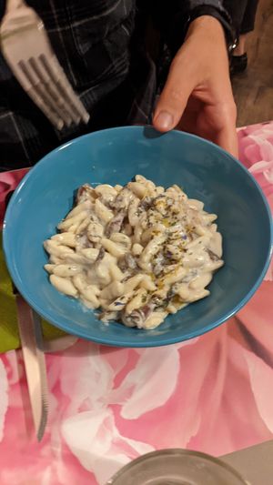 Cavatelli crema di anacardi e radicchio at Sesamo Nero in Pescara