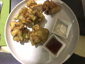 Vegetables frittelle with homemade vegan sauces at Sesamo Nero in Pescara