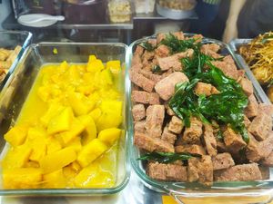 Dishes at Yuan Yuan 圓緣素食 - Chinatown in Central Singapore