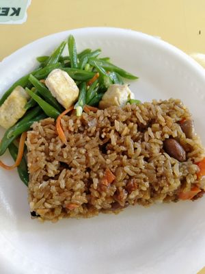 糯米饭$2 + 菜$1.50 at Yuan Yuan 圓緣素食 - Chinatown in Central Singapore