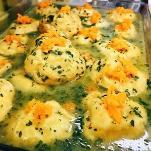 水美人豆腐，柔情娇滴菠菜味增汁😋
Tofu Beauty with Spinach Miso Soup. at Yuan Yuan 圓緣素食 - Chinatown in Central Singapore