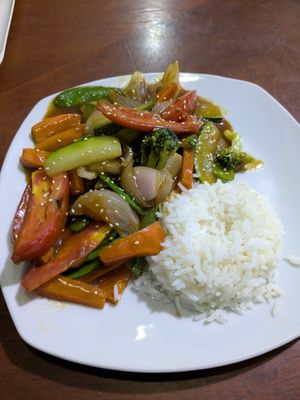 My dinner: sauteed vegetables and white rice at Vida Saludable in Ayacucho