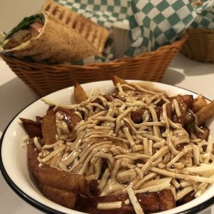 Poutine Classic Vegan Rapide et Sandwich Le Monster at Vegan Rapide - Le Misanthrope in Montreal