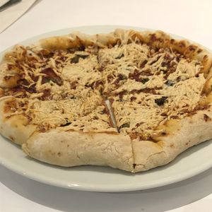 Pizza Napolitaine (avec croûte au fromage) at Vegan Rapide - Le Misanthrope in Montreal