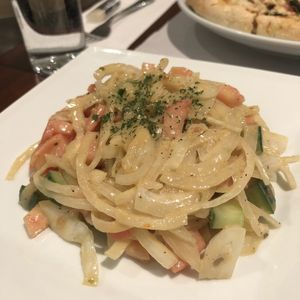 Salade d'oignon at Vegan Rapide - Le Misanthrope in Montreal