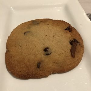 Biscuit cuit au four à bois at Vegan Rapide - Le Misanthrope in Montreal