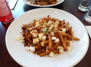 Classic poutine at Vegan Rapide - Le Misanthrope in Montreal