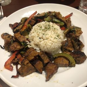 Sauté de légumes avec seitan at Vegan Rapide - Le Misanthrope in Montreal