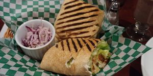 VLT with coleslaw at Vegan Rapide - Le Misanthrope in Montreal