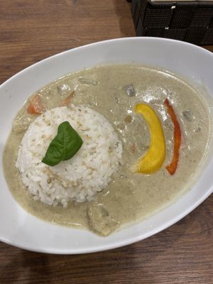 Delicious green curry!  at Where is a Dog in Tokyo