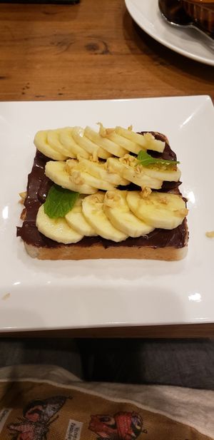 Chocolate x Banana x Nut open face sandwich. at Where is a Dog in Tokyo