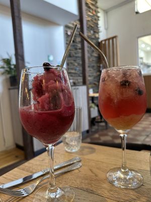 Pitaya frozen and cha cha cha   at Sapiens in Santiago