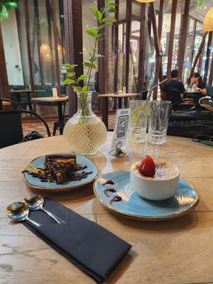 Ambiente 10/10. Atención 8.1/10. Calidad de alimentos 4.5/10. at Sapiens in Santiago