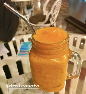 Smoothie at Sapiens in Santiago