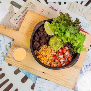 Mexican Buddha Bowl.
Stewed black beans, brown rice, pico de gallo, guacamole, greens. at Sapiens in Santiago