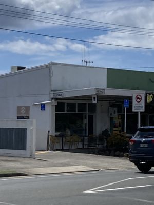 Cafe from the outside  at George Cafe in Mount Maunganui